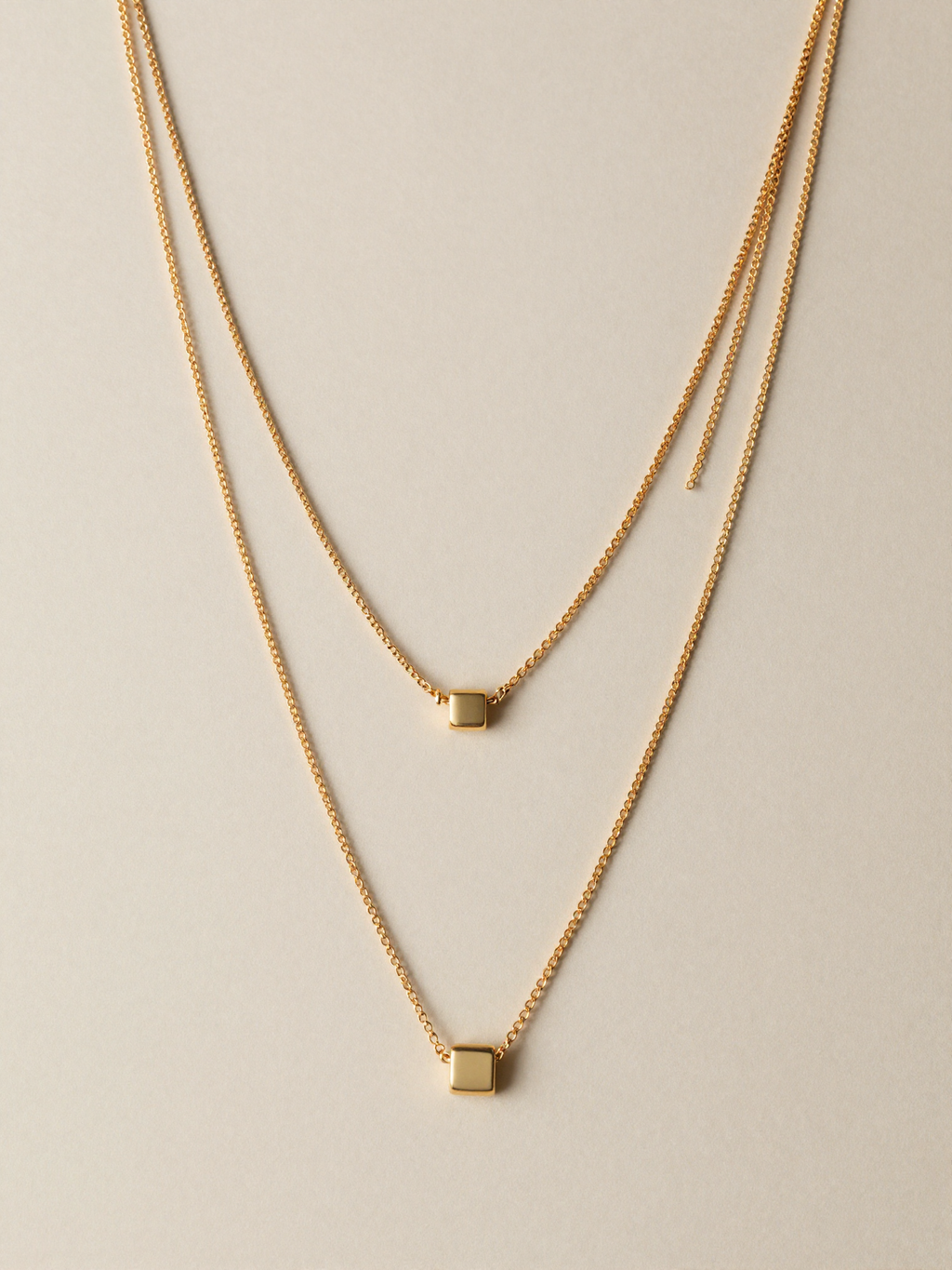 Collar en capas dorado