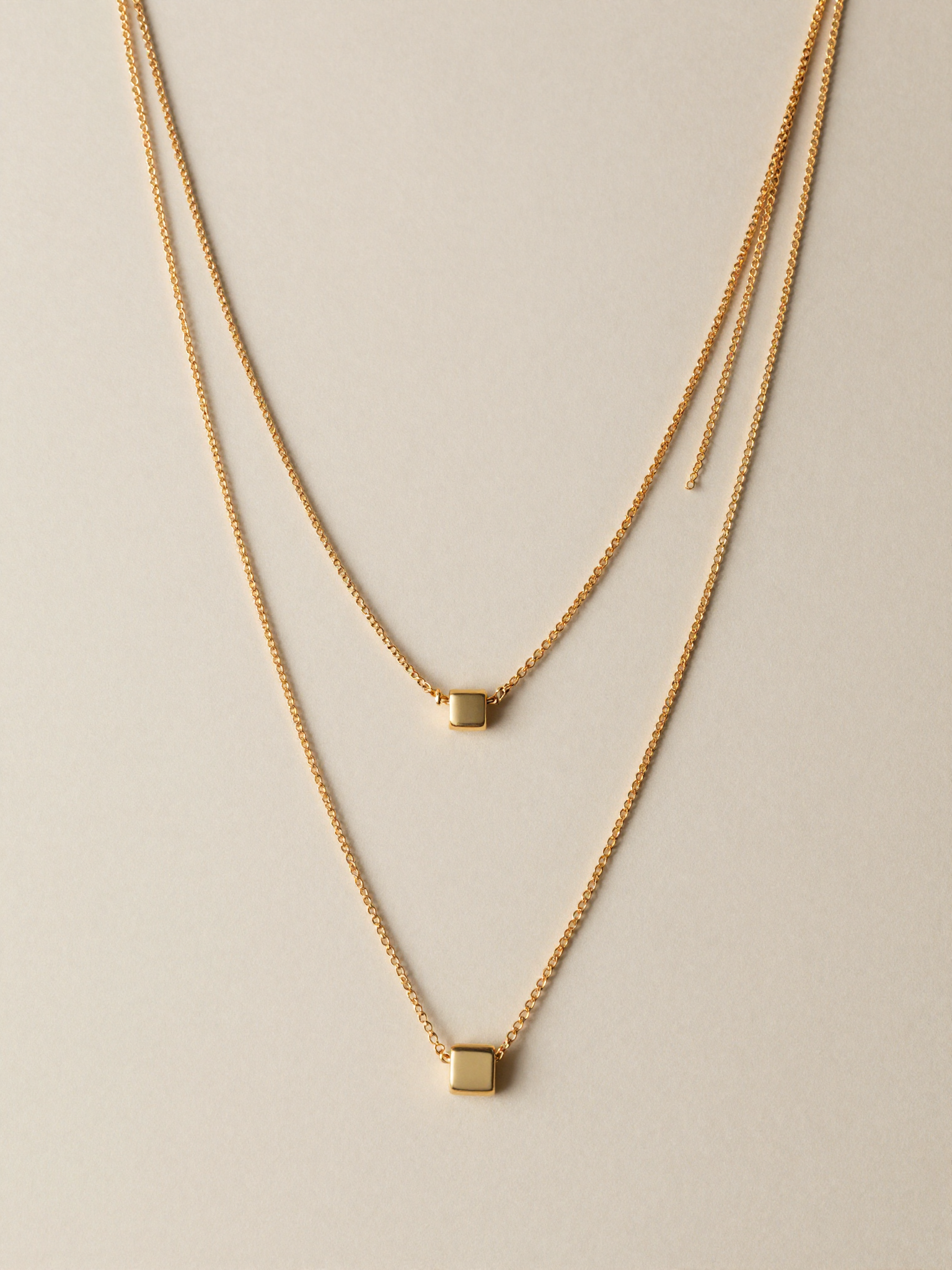 Collar en capas dorado