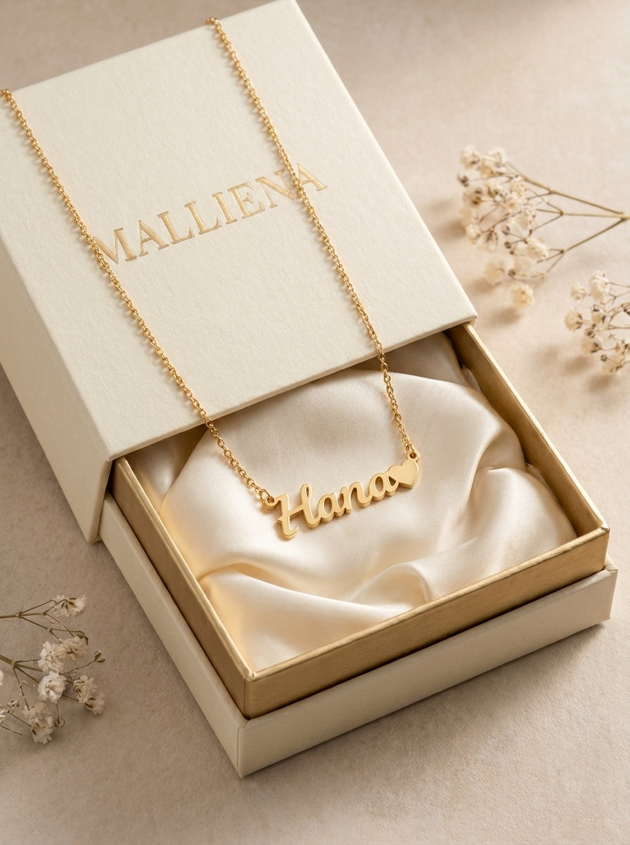 Collar Nombre con Corazon en caja MALLIENA